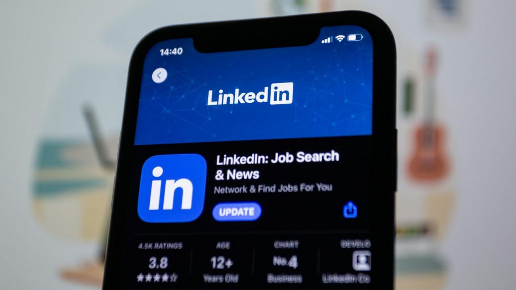How to Grow Your LinkedIn Network in 2025